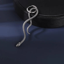 Cargar imagen en el visor de la galería, Long Dangling Snake Hoop Earrings
