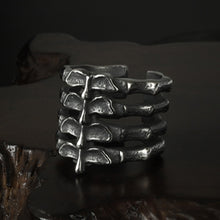 Load image into Gallery viewer, Spine Ring freeshipping - Witch of Dusk
