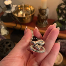 Cargar imagen en el visor de la galería, Realism Snake Detailed Necklace - Witch of Dusk
