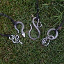 Cargar imagen en el visor de la galería, Realism Snake Detailed Necklace freeshipping - Witch of Dusk
