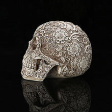 Cargar imagen en el visor de la galería, Resin Carved Decorative Skull freeshipping - Witch of Dusk
