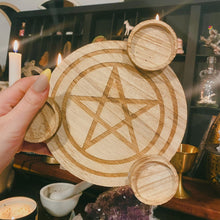 Cargar imagen en el visor de la galería, Witch of Dusk Simple Wooden Pentagram Altar Centrepiece eprolo 
