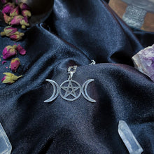 Cargar imagen en el visor de la galería, Triple Moon Wiccan Pentacle freeshipping - Witch of Dusk
