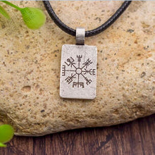 Load image into Gallery viewer, Vegvisir Compass Necklace - Witch of Dusk
